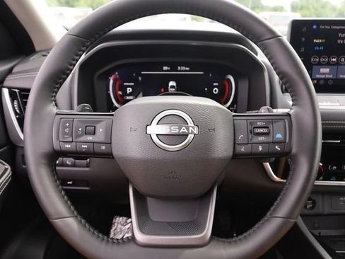 Certified 2025 Nissan Rogue SL w/ Tech Package AWD/4WD image 12