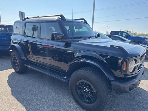 Used 2023 Ford Bronco Wildtrak image 7