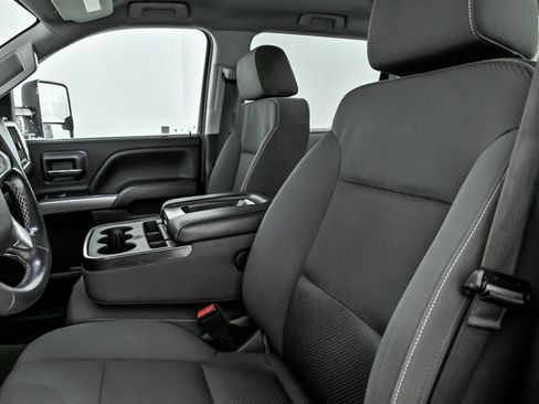 Used 2018 Chevrolet Silverado 2500 LT image 19