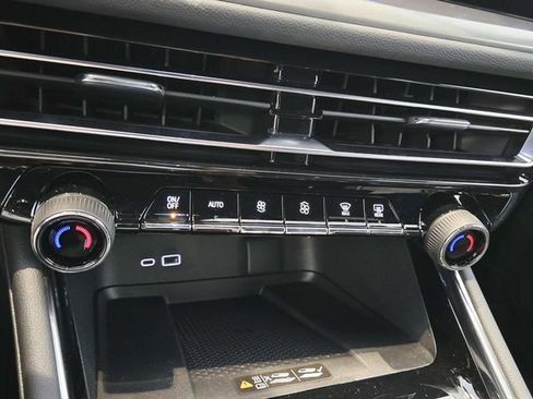 New 2026 Chevrolet Traverse LT w/ Midnight/Sport Edition image 23