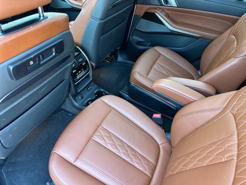 Used 2019 BMW X7 xDrive40i w/ Premium Package AWD/4WD image 11