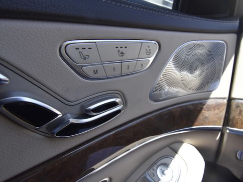 Used 2017 Mercedes-Benz S 550 Sedan image 20