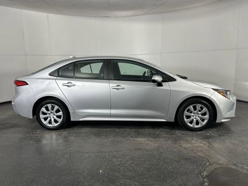 Used 2023 Toyota Corolla LE image 9