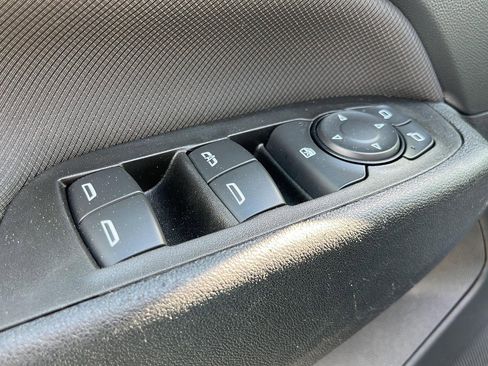 Used 2022 Chevrolet Equinox RS w/ RS Leather Package image 11