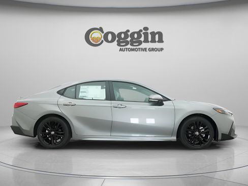 New 2026 Toyota Camry SE FWD image 22