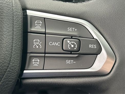 New 2026 Jeep Compass Limited image 34