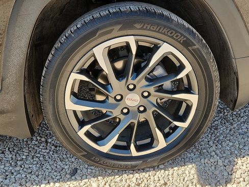 Used 2023 GMC Terrain SLT w/ LPO, Floor Liner Package FWD image 7