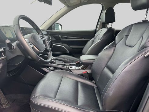 Used 2023 Kia Telluride S AWD/4WD image 14