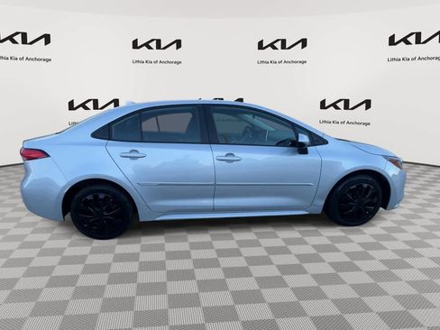 Used 2020 Toyota Corolla LE image 9