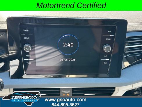 Used 2025 Volkswagen Jetta SE FWD image 25