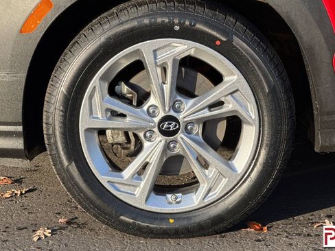 Used 2022 Hyundai Kona SEL image 32