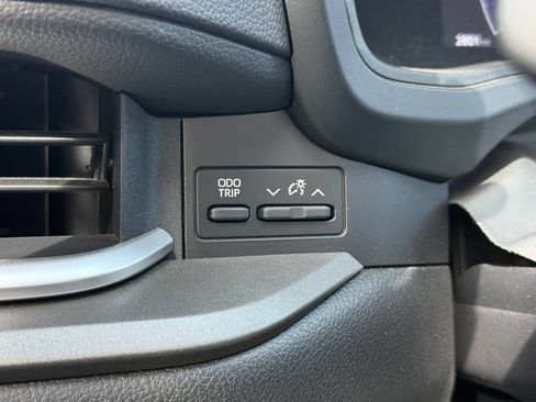 Used 2025 Toyota Grand Highlander AWD image 19