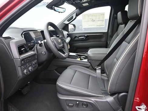 New 2026 Chevrolet Suburban Premier AWD/4WD image 15