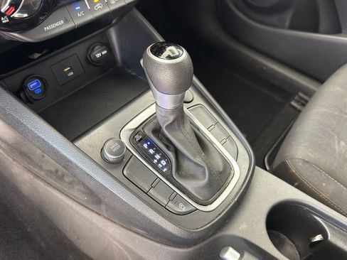 Used 2023 Hyundai Kona SEL image 14