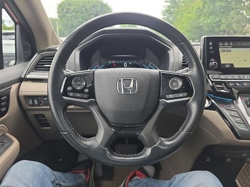 Used 2023 Honda Odyssey Touring image 14