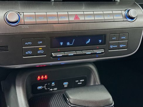 Used 2025 Hyundai Kona SEL FWD image 24
