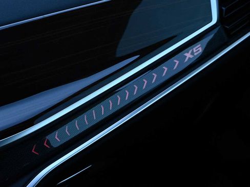 New 2026 BMW X5 xDrive50e w/ Premium Package image 19