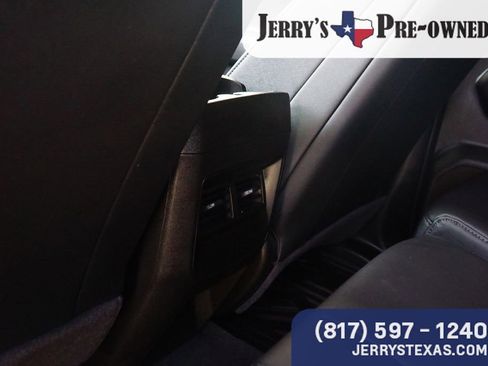 Used 2025 Chevrolet Colorado W/T image 20