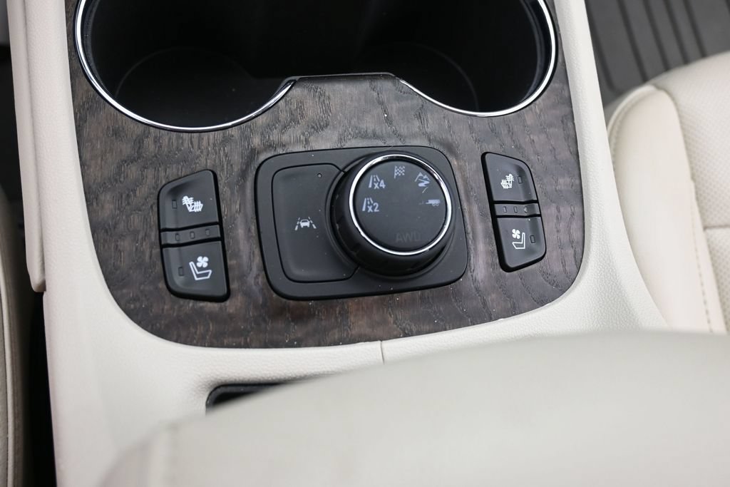 Used 2023 GMC Acadia Denali w/ Denali Ultimate Package AWD/4WD image 12