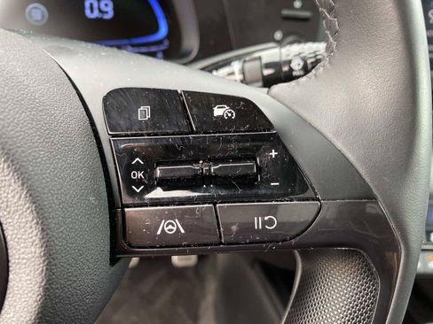 Used 2025 Hyundai Elantra Sport FWD image 15