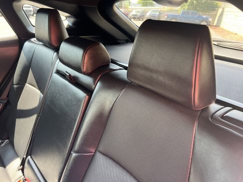 Used 2021 Toyota Venza Limited w/ Advanced Technology Package image 2