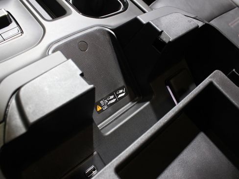 Used 2024 GMC Sierra 2500 AT4X image 83