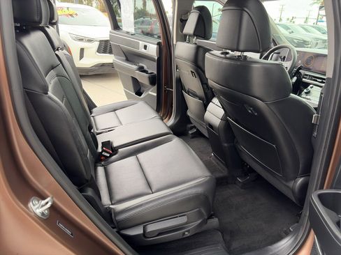 Used 2024 Hyundai Santa Fe Limited image 35