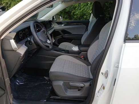 New 2025 Volkswagen Tiguan S image 9