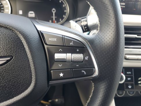 Used 2025 Genesis G70 2.5T image 27