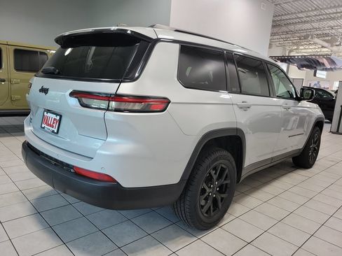 Certified 2024 Jeep Grand Cherokee L Laredo AWD/4WD image 9