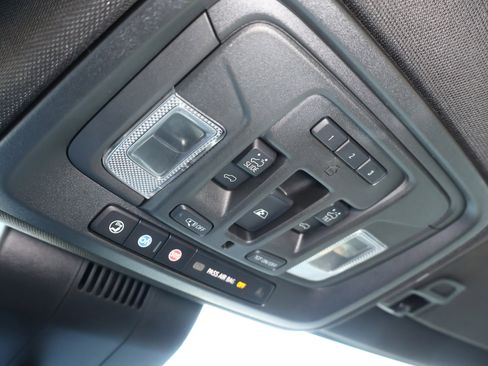 Used 2022 Chevrolet Silverado 1500 High Country w/ High Country Premium Package image 26