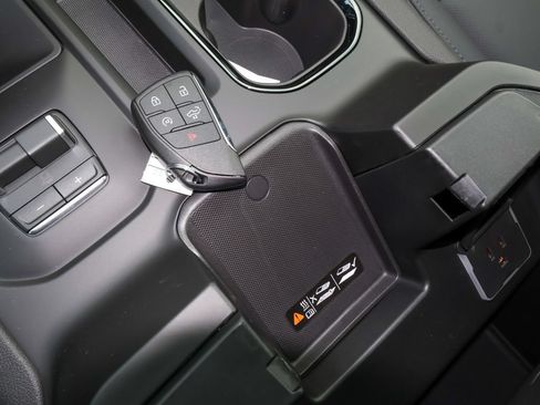 New 2026 GMC Sierra 1500 AT4 w/ AT4 Premium Package AWD/4WD image 22
