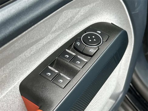 Certified 2024 Ford Maverick XLT w/ XLT Luxury Package image 28