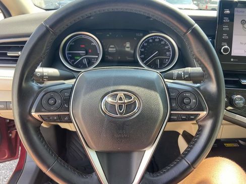 Used 2022 Toyota Camry XLE FWD image 33