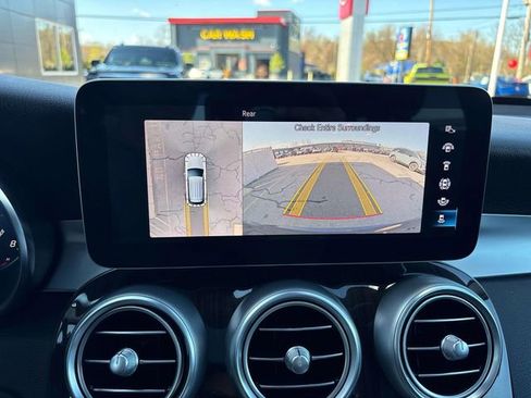 Used 2021 Mercedes-Benz GLC 300 4MATIC image 24