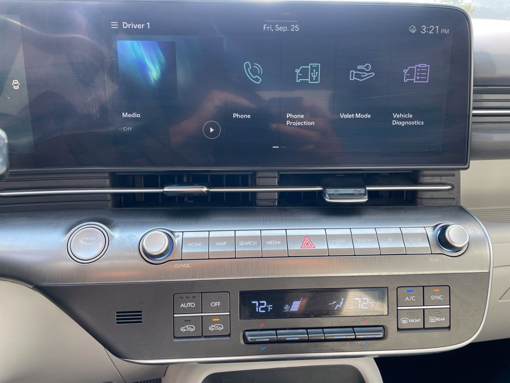 Used 2024 Hyundai Kona SEL FWD image 12