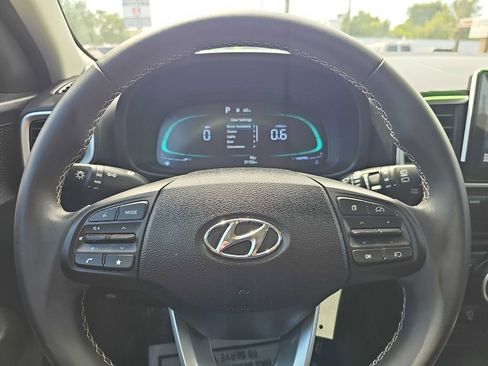 Used 2023 Hyundai Venue SEL image 22