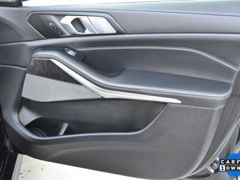 Used 2022 BMW X7 M50i w/ Cold Weather Package image 21