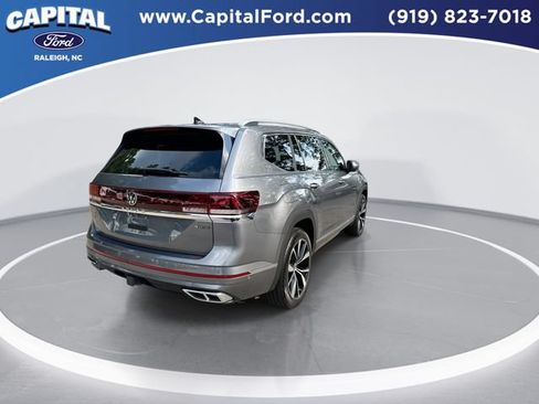 Used 2024 Volkswagen Atlas SEL Premium R-Line AWD/4WD image 8