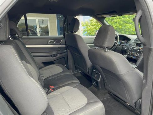 Used 2018 Ford Explorer XLT AWD/4WD image 21