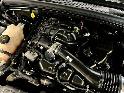 Used 2021 Jeep Grand Cherokee L Limited w/ Luxury Tech Group II image 36