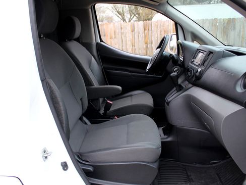 Used 2018 Nissan NV200 SV image 32