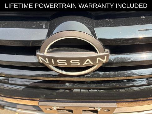 Used 2023 Nissan Pathfinder SL w/ SL Premium Package FWD image 2