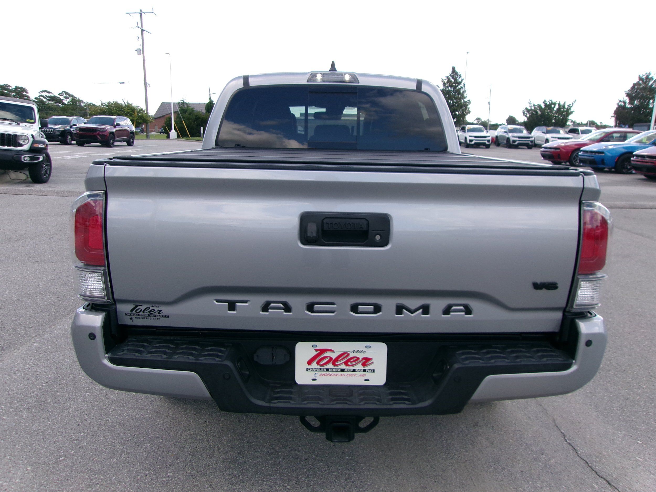 Used 2021 Toyota Tacoma TRD Off-Road w/ Technology Package AWD/4WD image 20
