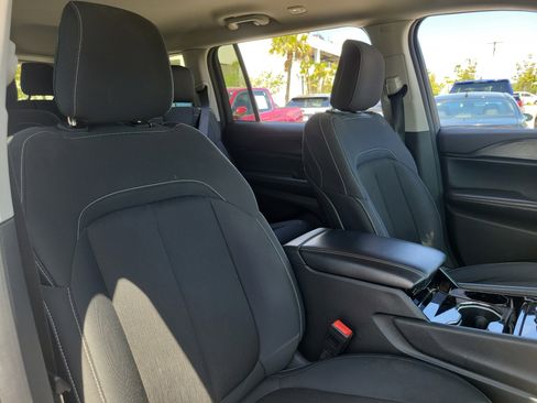 Used 2023 Jeep Grand Cherokee L Laredo image 26