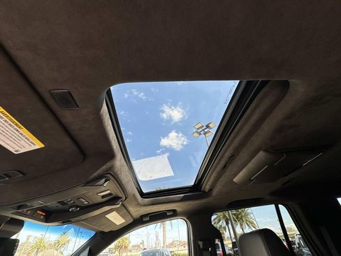 Used 2019 Cadillac Escalade Platinum image 30