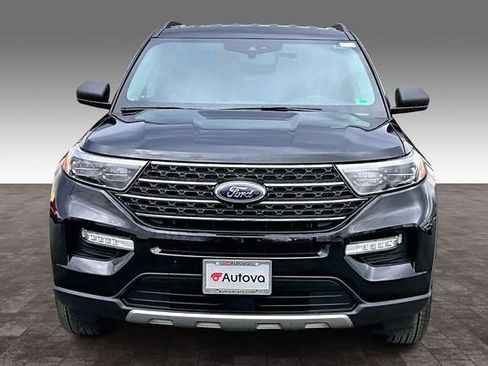 Used 2022 Ford Explorer XLT w/ Equipment Group 202A image 2