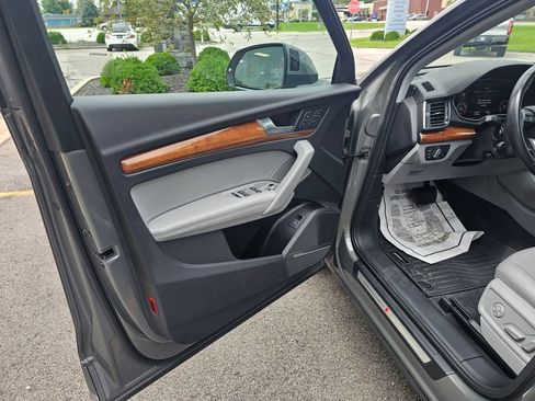 Used 2023 Audi Q5 2.0T Premium Plus AWD/4WD image 28