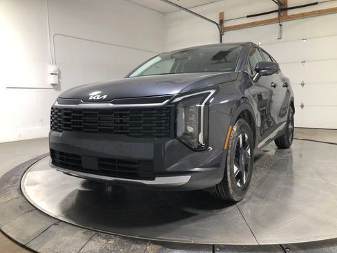 New 2026 Kia Sportage LX FWD image 3