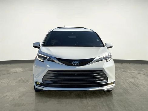 Used 2021 Toyota Sienna Platinum image 15